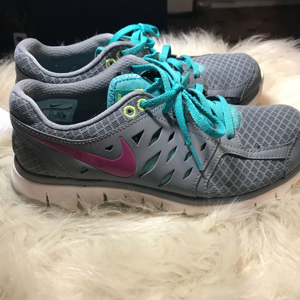 Nike free run sneakers size 6